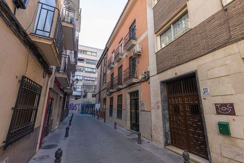 Apartamento de 2 dormitorios en Granada, Spain No. 227053