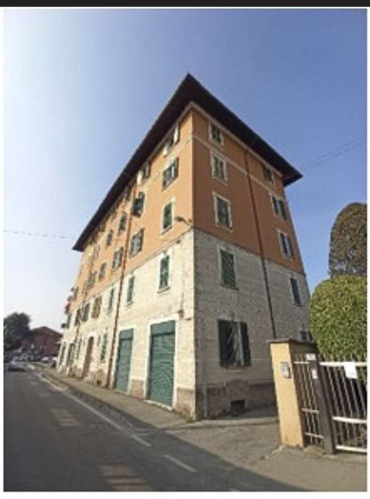 3غرفة شقة في Carnate, Italy رقم 8565