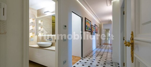 4 Schlafzimmer Wohnung in Milan, Italy, Nr. 379166 16