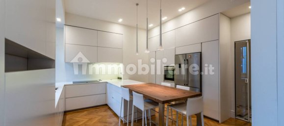 4 Schlafzimmer Wohnung in Milan, Italy, Nr. 379166 30