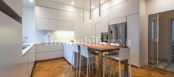 4 Schlafzimmer Wohnung in Milan, Italy, Nr. 379166 31