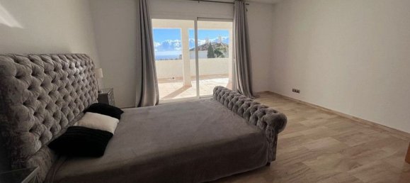 3 bedrooms Penthouse in La Quinta, Spain No. 43226 16