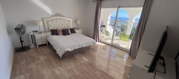 3 bedrooms Penthouse in La Quinta, Spain No. 43226 11