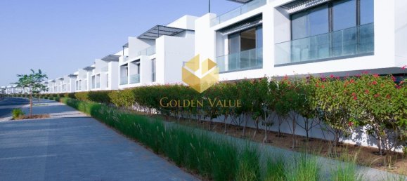 5 bedrooms Villa in Dubai, UAE No. 59943 8