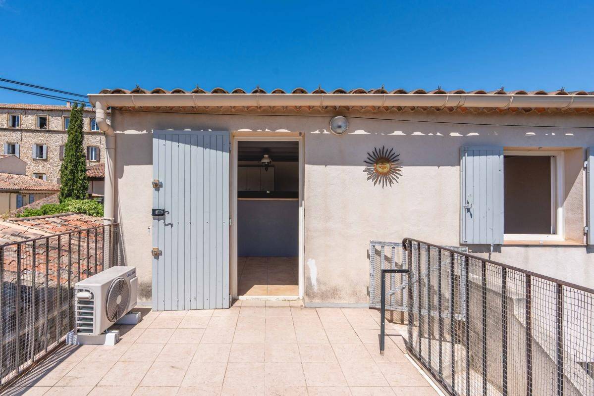 3 bedrooms Apartment in Pertuis, France No. 360941