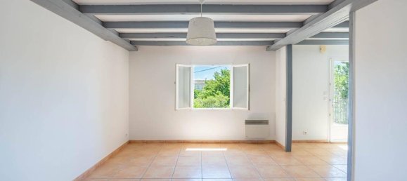 3 bedrooms Apartment in Pertuis, France No. 360941 2