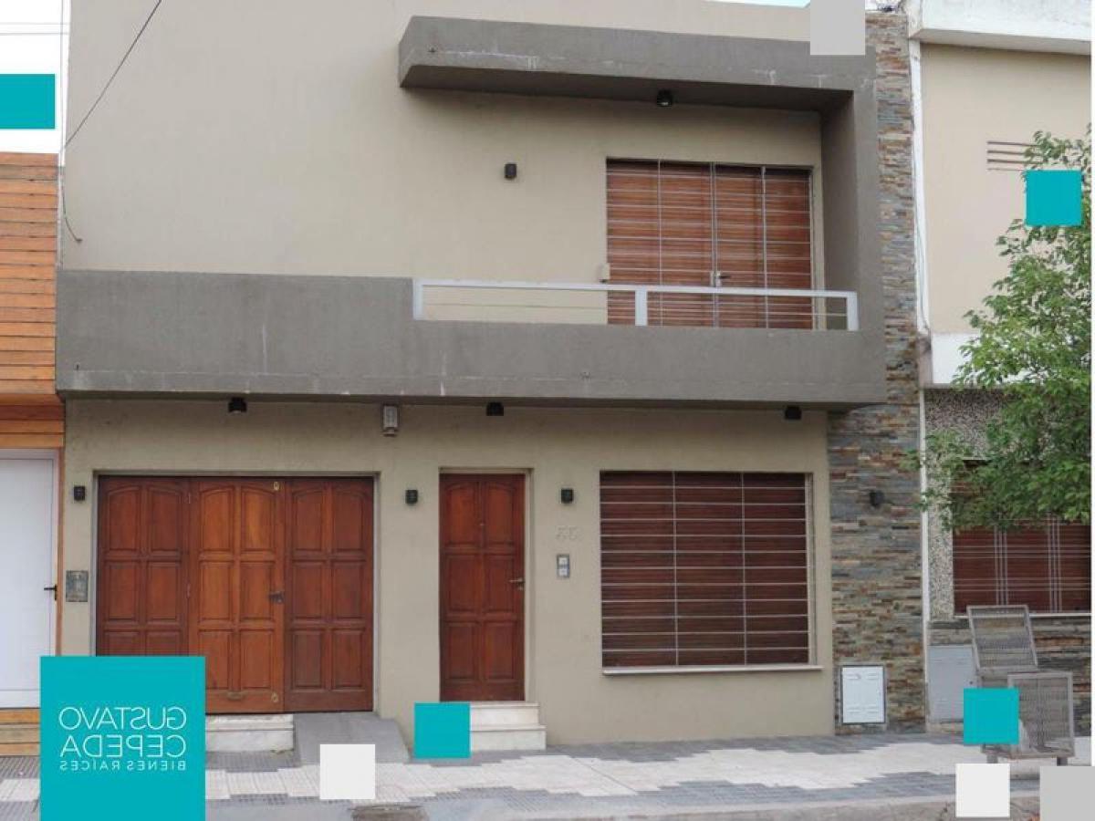 3 bedrooms House in Cordoba, Argentina No. 10217