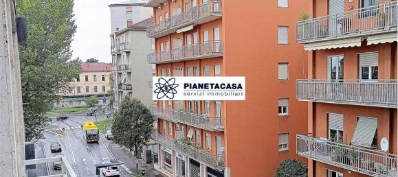 1 bedroom Apartment in Bergamo, Italy No. 322994 10