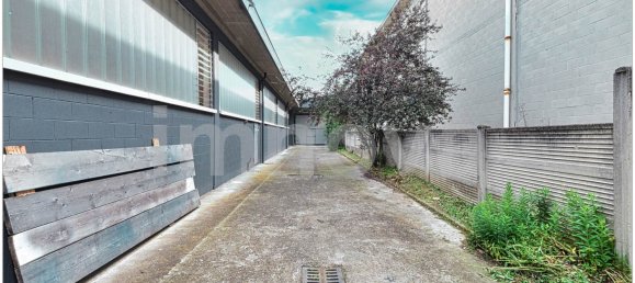 2 rooms Commercial property in Meda, Italy No. 132442 2