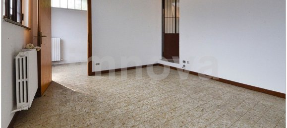 2 rooms Commercial property in Meda, Italy No. 132442 10