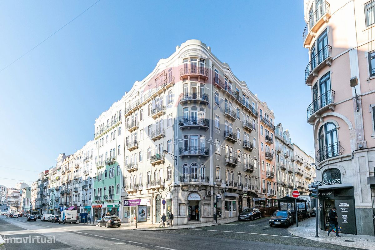 6 bedrooms Apartment in Lisbon, Portugal No. 74476