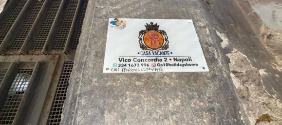 2 bedrooms Apartment in Naples, Italy No. 31587 2