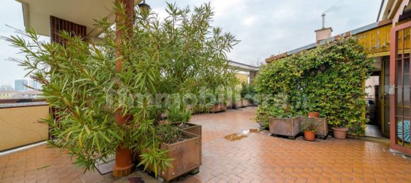 3 bedrooms Penthouse in Milan, Italy No. 312989 2