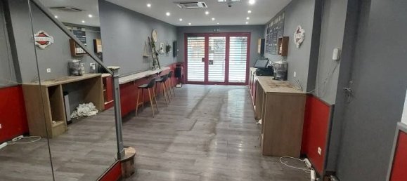 181m² Commercial property in Tarbes, France No. 351522 3