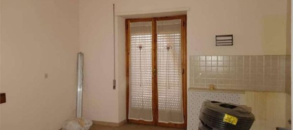 Квартира с 4 комнатами в Капраника, Италия № 199127 25