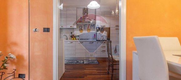 3 rooms Apartment in Gallarate, Italy No. 40855 8