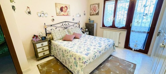 5 rooms House in Limbiate, Italy No. 271913 14