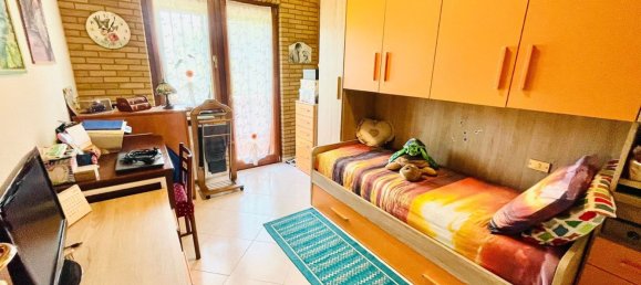 5 rooms House in Limbiate, Italy No. 271913 17