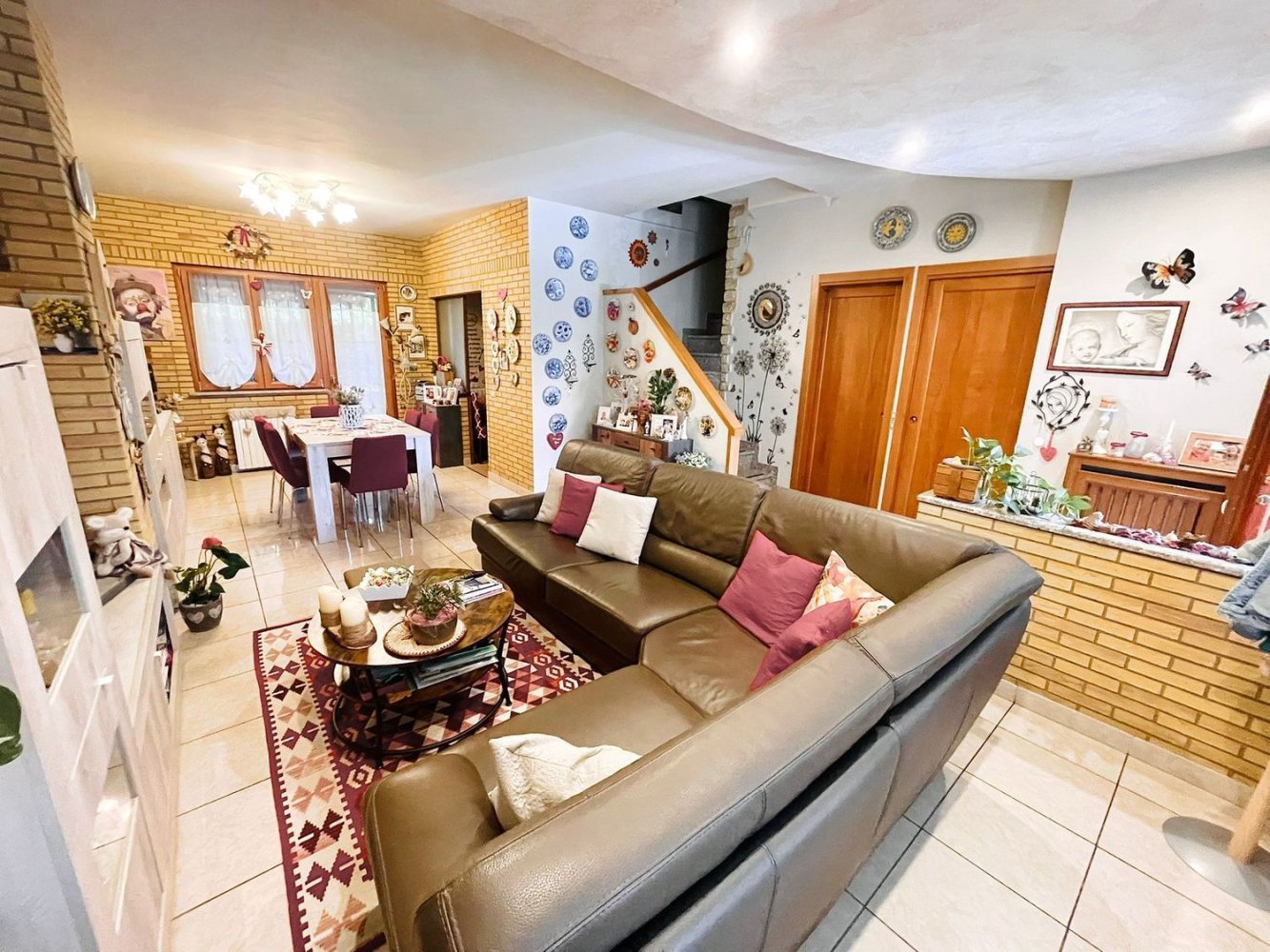 5 rooms House in Limbiate, Italy No. 271913