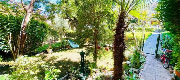 5 rooms House in Limbiate, Italy No. 271913 11