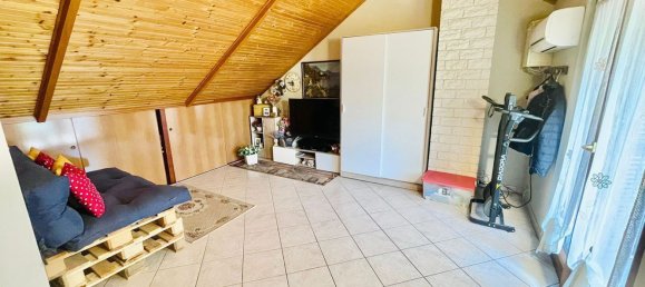 5 rooms House in Limbiate, Italy No. 271913 23