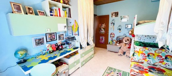 5 rooms House in Limbiate, Italy No. 271913 20