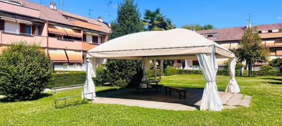 5 rooms House in Limbiate, Italy No. 271913 13