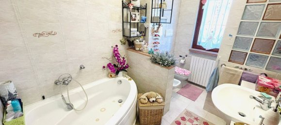 5 rooms House in Limbiate, Italy No. 271913 21