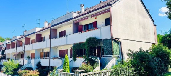 5 rooms House in Limbiate, Italy No. 271913 2