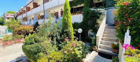 5 rooms House in Limbiate, Italy No. 271913 31