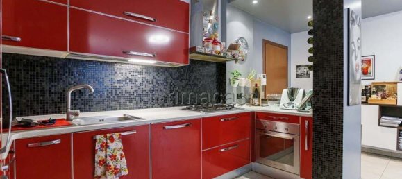 Apartamento de 3 dormitorios en Verona, Italy No. 354376 10