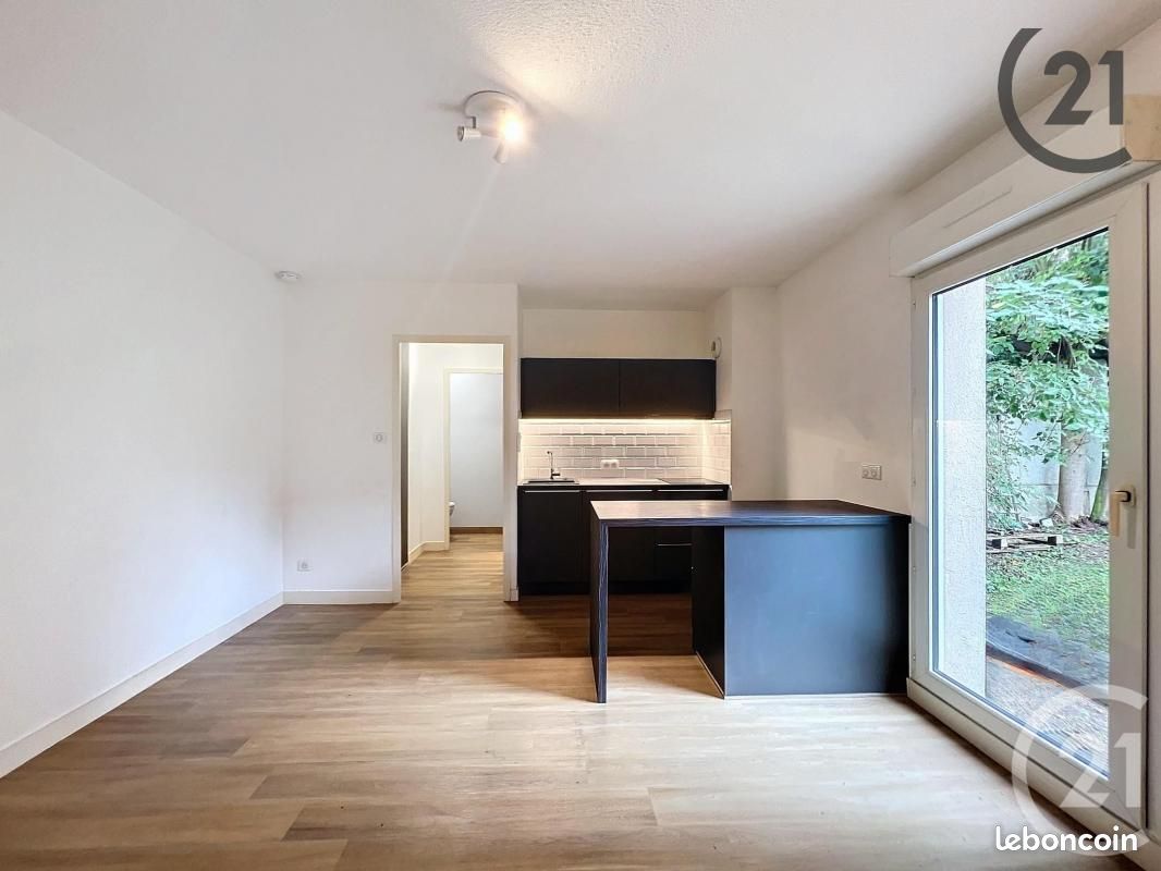 Studio à Troyes, France No. 263487