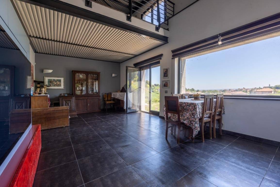 3 bedrooms Villa in Chieri, Italy No. 259795