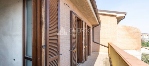 Casa de 4 habitaciónes en Montegranaro, Italy No. 17662 8