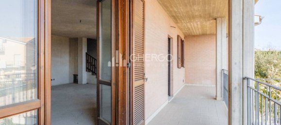 Casa de 4 habitaciónes en Montegranaro, Italy No. 17662 15