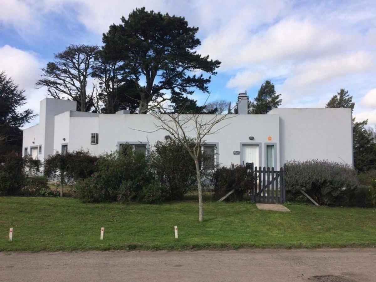 3 bedrooms House in General Pueyrredon, Argentina No. 1875