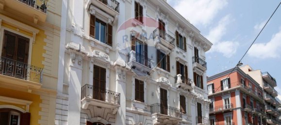 Apartamento de 3 dormitorios en Bari, Italy No. 353258 16