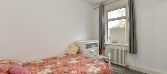 3 bedrooms House in Essex, United Kingdom No. 4088 9