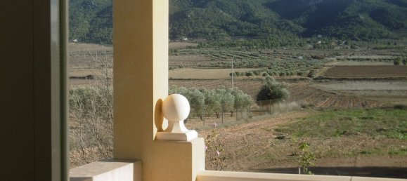 2 bedrooms House in Yecla, Spain No. 107492 3