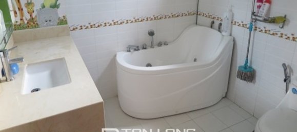 4 Schlafzimmer Villa in Hai Ba Trung, Vietnam, Nr. 3526 9