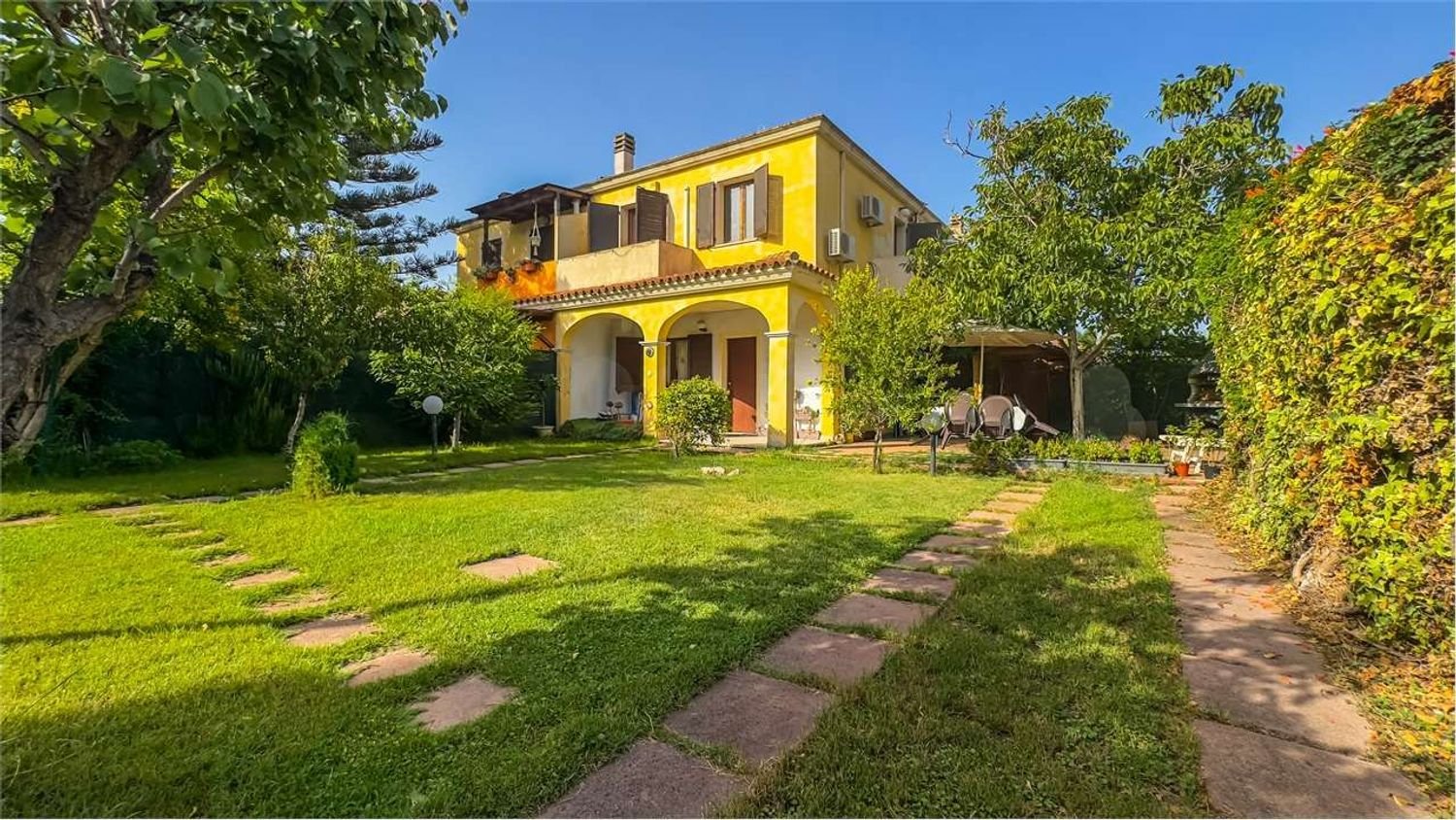 Villa T3 em Capoterra, Italy N.º 322768