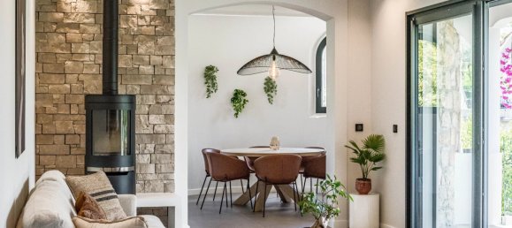 4 bedrooms Commercial property in Cannes, France No. 1499 4