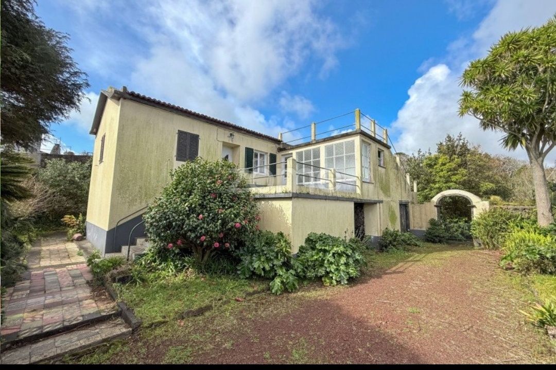 Casa de 5 dormitorios en Ponta Delgada, Portugal No. 337833