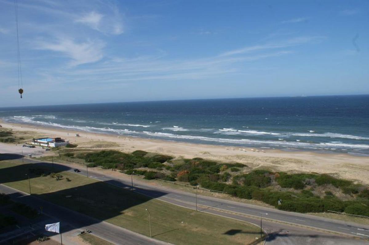 3 bedrooms Apartment in Maldonado, Uruguay No. 10628