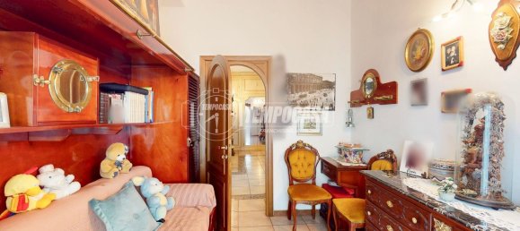 3 rooms Apartment in Turin, Italy No. 300371 5