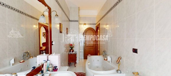 3 rooms Apartment in Turin, Italy No. 300371 14