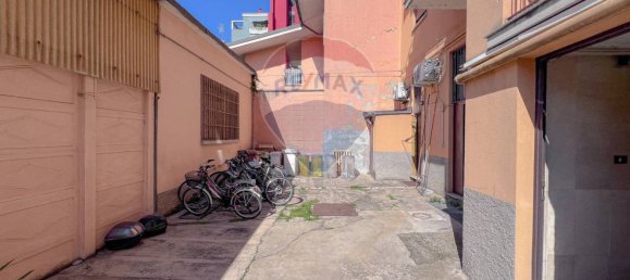 Propiedad comercial de 2 habitaciónes en Sesto San Giovanni, Italy No. 378955 16