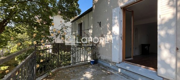 1 bedroom Apartment in Suresnes, France No. 180277 2