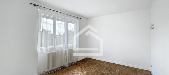 3 bedrooms House in Saint-Medard-en-Jalles, France No. 358066 8