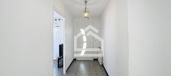 3 bedrooms House in Saint-Medard-en-Jalles, France No. 358066 4